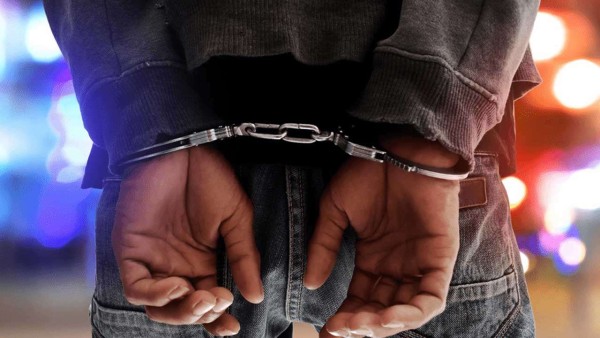 வீடு புகுந்து தங்க நகைகளை கொள்ளையிட்ட நபர் கைது 